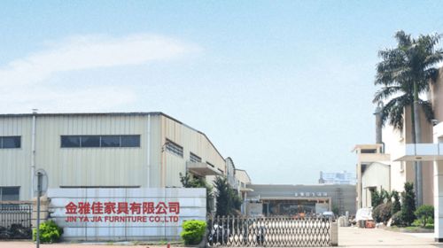 家居老兵突围记 疫情下门店反增，他如何把卖房变成卖风景？